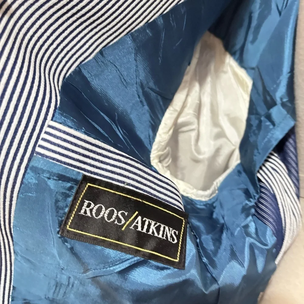 Roos Atkins Classic Blue and White Striped Blazer for Men size 39